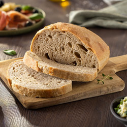 Hjemmelaget surdeigsbr&oslash;d