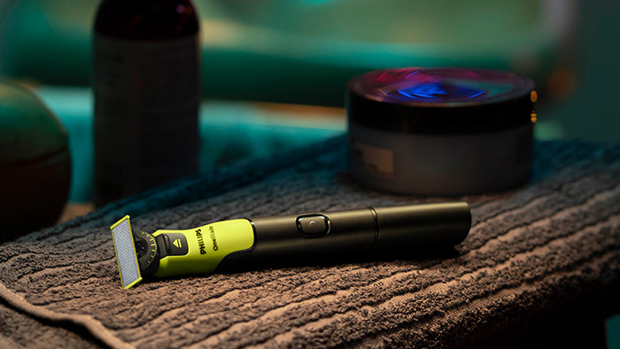 Philips OneBlade 360 Connected: Supertynt håndtaksdesign
